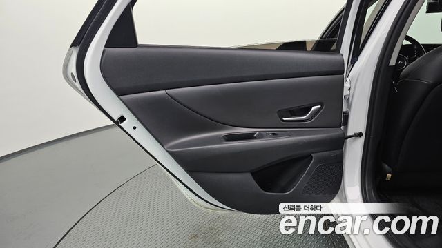 Hyundai AVANTE 2022 — photo 15