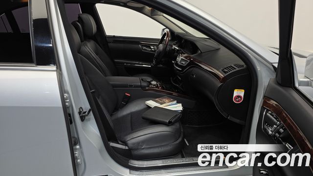 Mercedes-Benz S-Class 2010 — photo 11