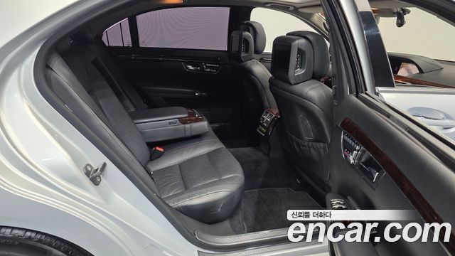 Mercedes-Benz S-Class 2010 — photo 12