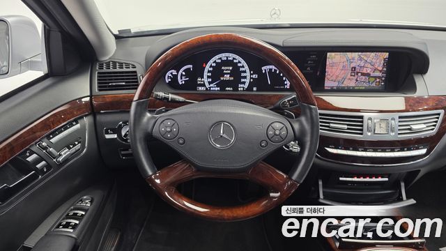 Mercedes-Benz S-Class 2010 — photo 13