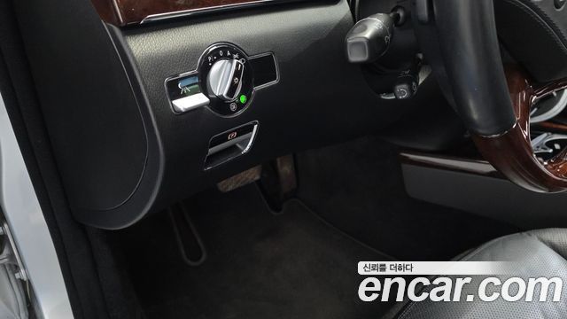 Mercedes-Benz S-Class 2010 — photo 14