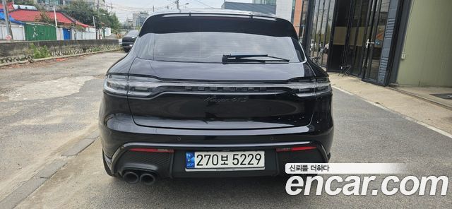 Porsche Macan 2023 — photo 3