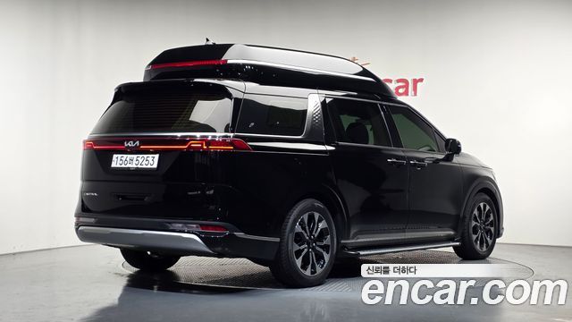 Kia Canival 2022 — photo 2