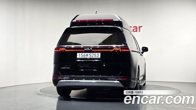 Kia Canival 2022 — photo 4