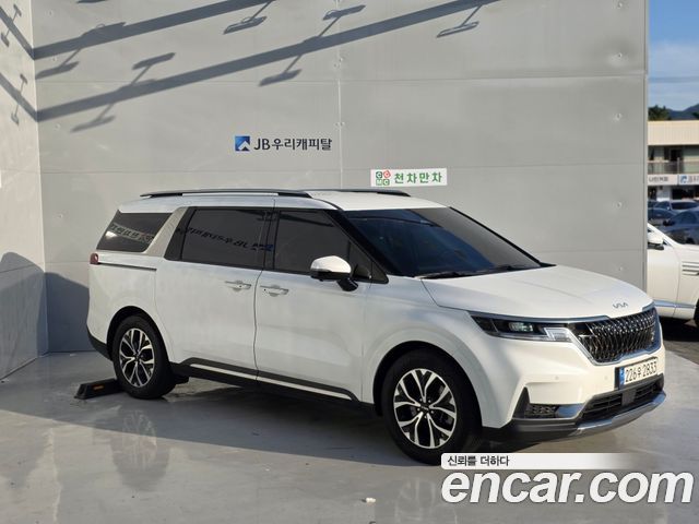 Kia Canival 2023 — photo 3