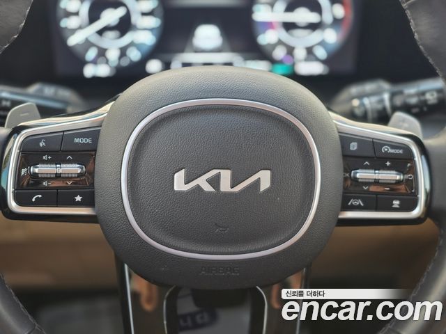 Kia Canival 2023 — photo 6