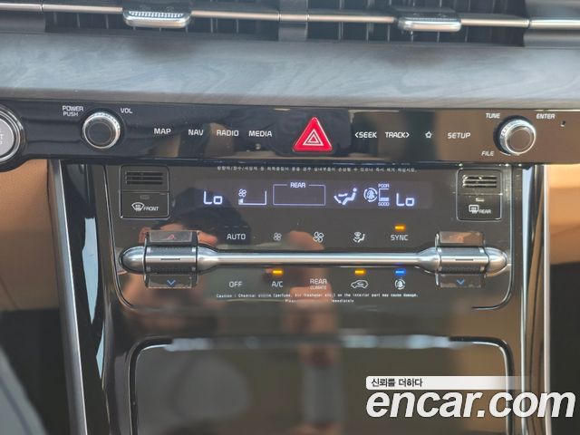 Kia Canival 2023 — photo 9