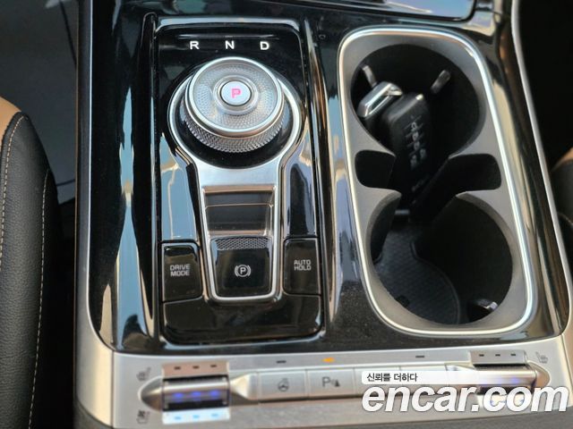 Kia Canival 2023 — photo 10