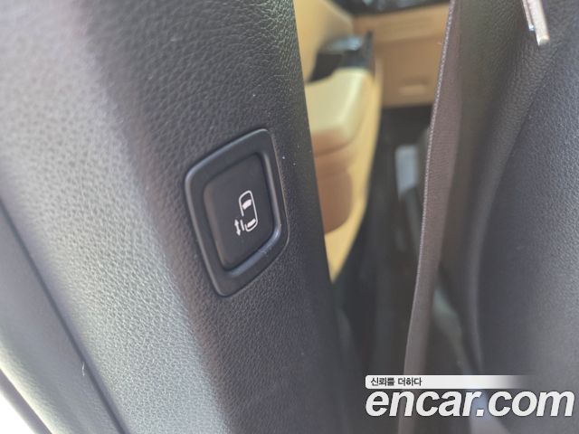 Kia Canival 2023 — photo 17