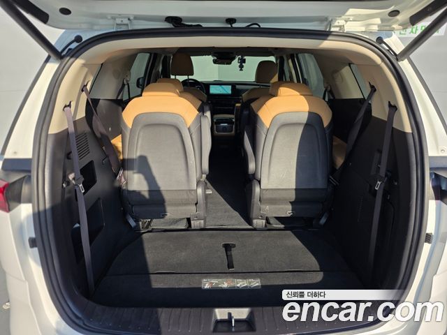 Kia Canival 2023 — photo 18
