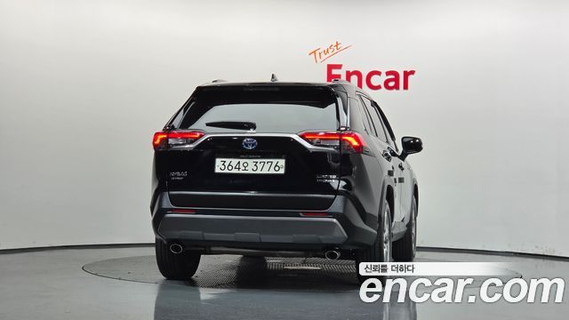 Toyota RAV4 2021 — photo 4