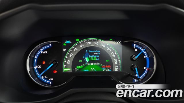 Toyota RAV4 2021 — photo 11
