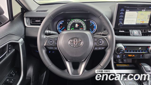 Toyota RAV4 2021 — photo 19