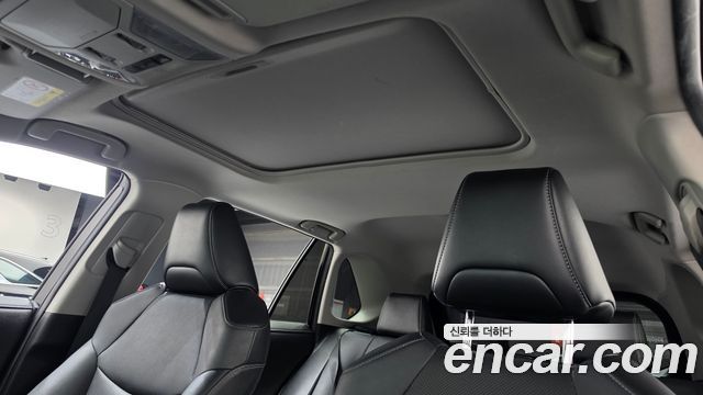 Toyota RAV4 2021 — photo 22