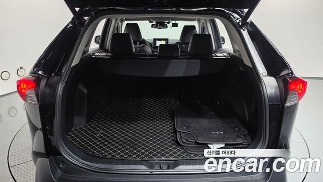 Toyota RAV4 2021 — photo 24