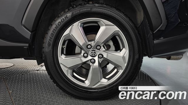 Toyota RAV4 2021 — photo 7