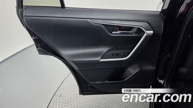Toyota RAV4 2021 — photo 15