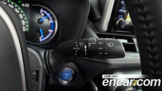 Toyota RAV4 2021 — photo 28