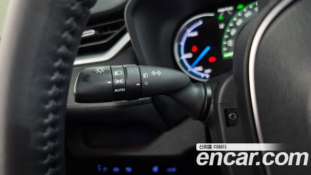 Toyota RAV4 2021 — photo 29