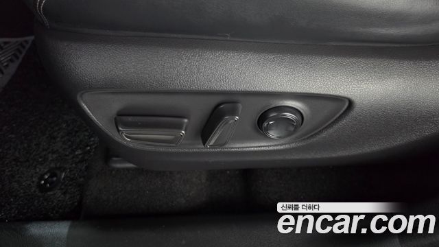 Toyota RAV4 2021 — photo 32