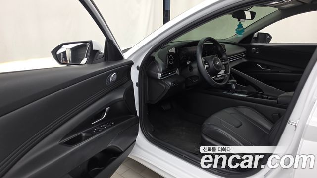 Hyundai AVANTE 2023 — photo 13