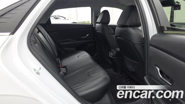 Hyundai AVANTE 2023 — photo 18