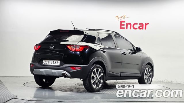Kia Stonic 2018 — photo 2