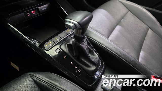 Kia Stonic 2018 — photo 12