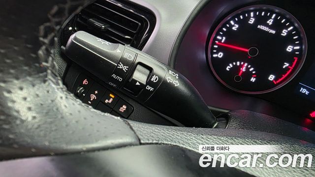 Kia Stonic 2018 — photo 22