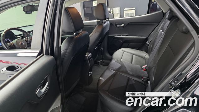 Kia Stonic 2018 — photo 16