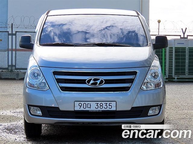 Hyundai Starex 2017 — photo 1