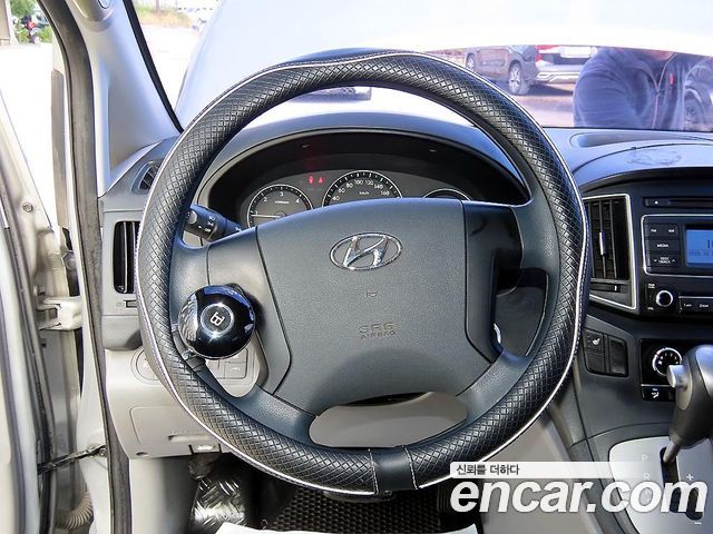 Hyundai Starex 2017 — photo 8