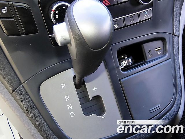 Hyundai Starex 2017 — photo 10