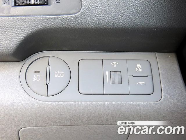 Hyundai Starex 2017 — photo 12