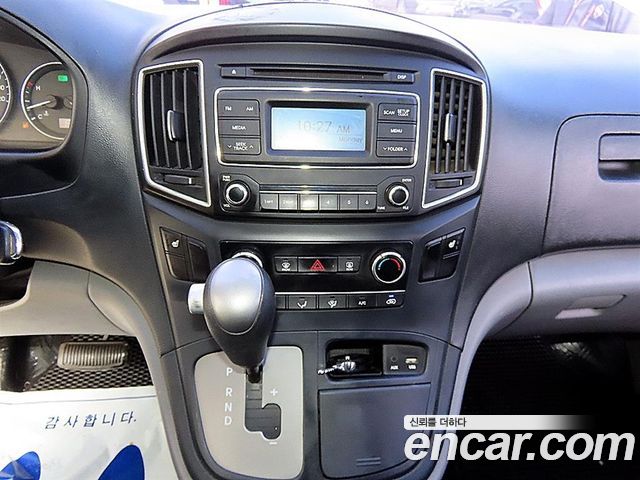 Hyundai Starex 2017 — photo 13