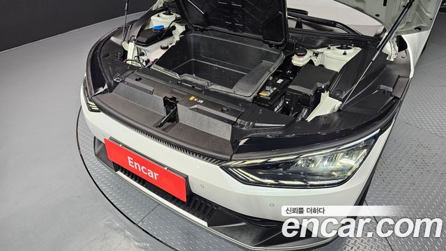 Kia EV6 2023 — photo 6