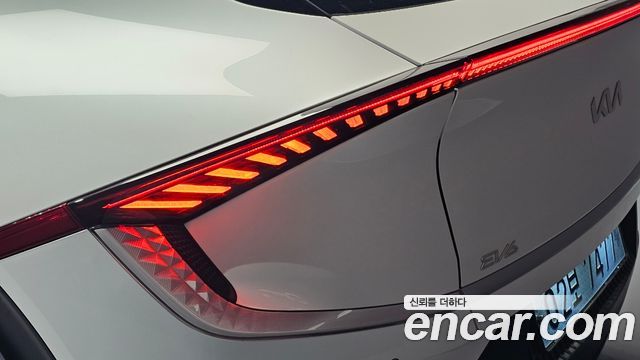 Kia EV6 2023 — photo 9