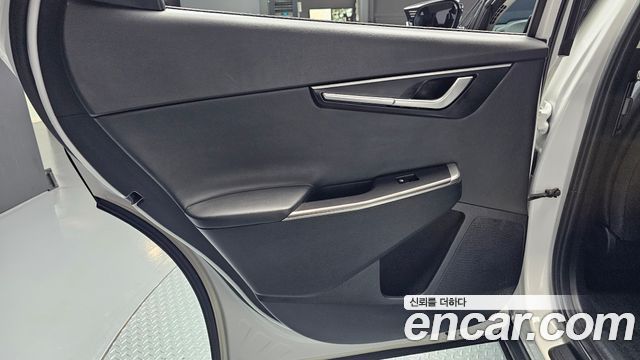 Kia EV6 2023 — photo 15