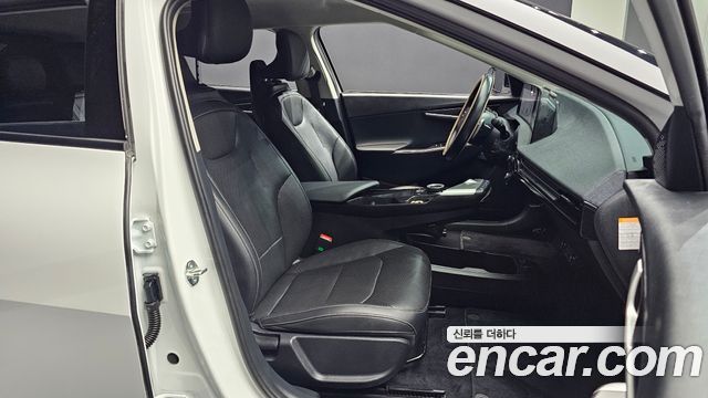 Kia EV6 2023 — photo 16