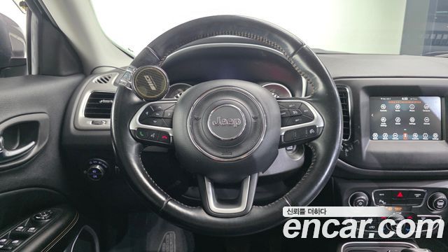 Jeep Compass 2019 — photo 13
