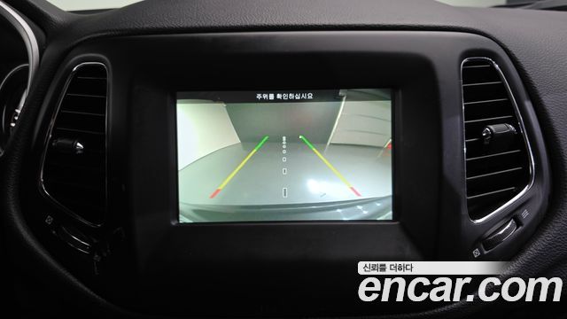 Jeep Compass 2019 — photo 15