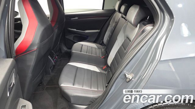 Volkswagen Golf 2024 — photo 17