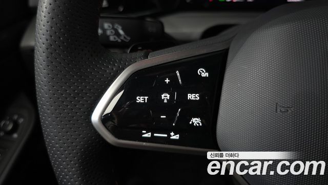 Volkswagen Golf 2024 — photo 22