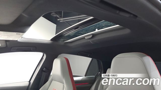Volkswagen Golf 2024 — photo 23