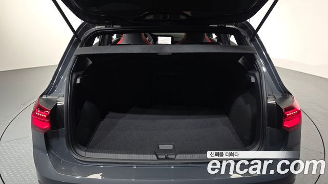 Volkswagen Golf 2024 — photo 24