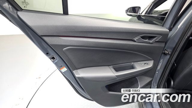 Volkswagen Golf 2024 — photo 15