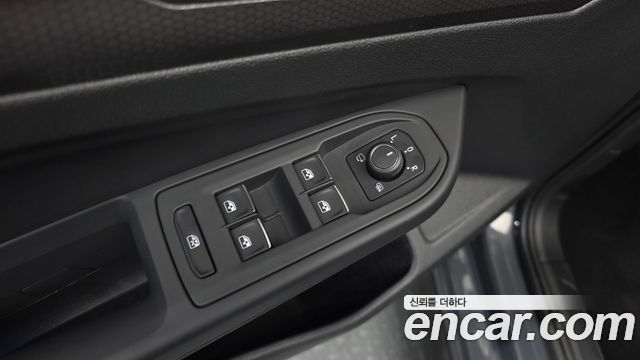 Volkswagen Golf 2024 — photo 28