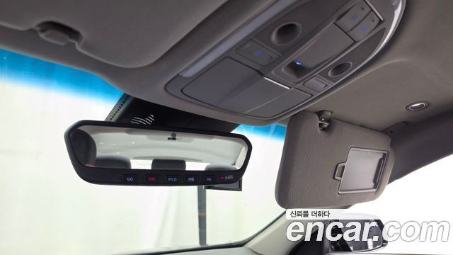Genesis G80 2019 — photo 17