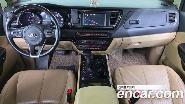 Kia Canival 2017 — photo 7