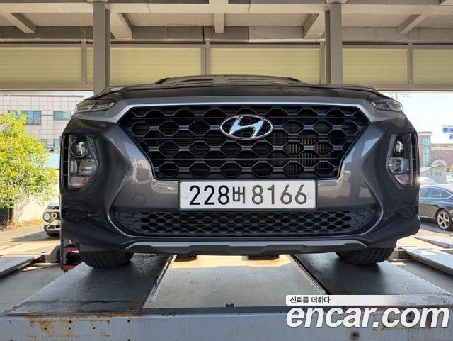 Hyundai Santafe 2019 — photo 1